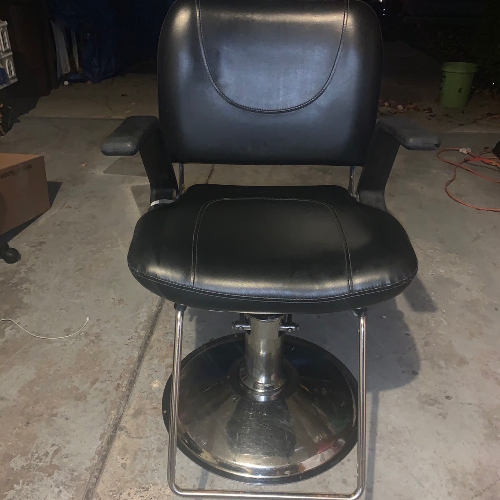 Dermatek Barber Chair